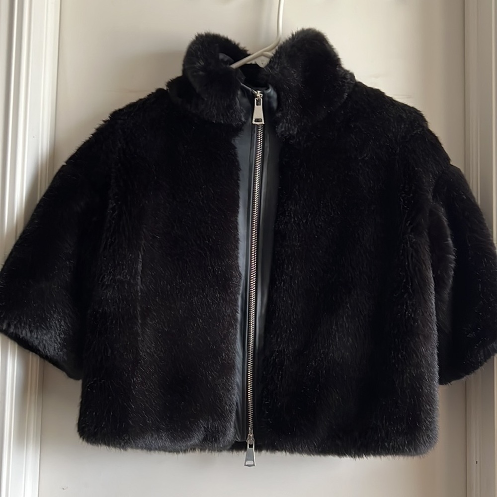 Fur jacket 🧥 short sleeves winter